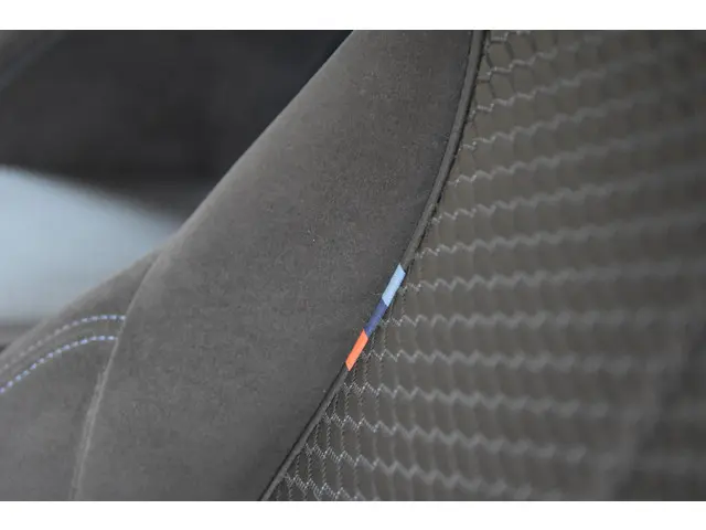 BMW 1 Serie 118i Executive 2017 Benzine 28