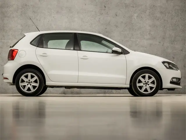 Volkswagen Polo 1.0 Sportline 2015 Benzine 4