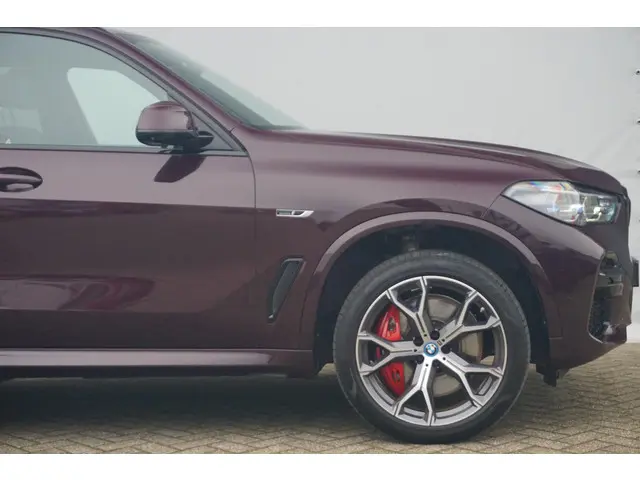 BMW X5 xDrive45e 2022 Hybride Benzine 8