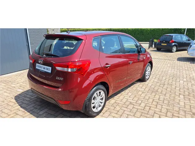 Hyundai ix20 1.6i Premium AUTOMAAT + 66100 km 2016 Benzine 8