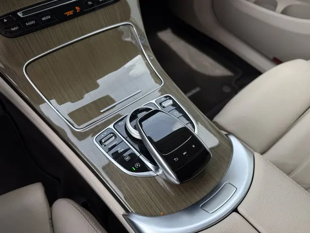 Mercedes-Benz GLC 250 4MATIC 2016 Benzine 26