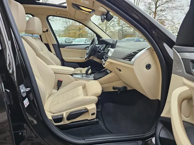 BMW X3 xDrive20i High Executive 2018 Benzine 34