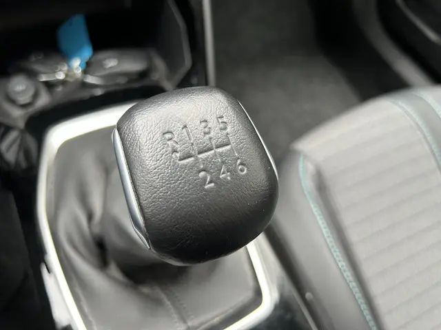 Peugeot 2008 1.2 Turbo 100 PK Allure Pack | 2021 Benzine 36