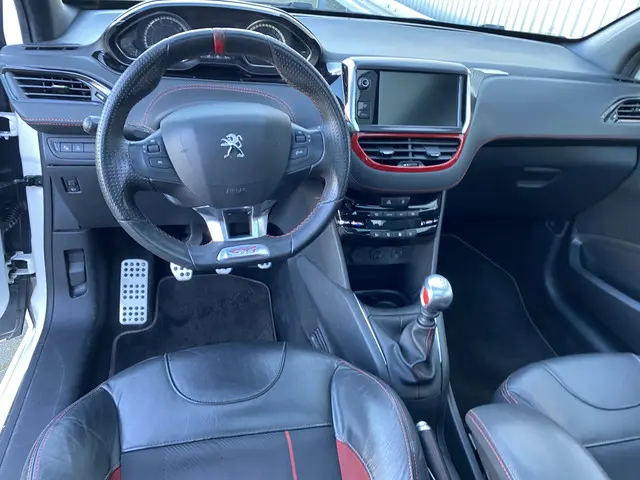Peugeot 208 1.6 THP GTi 2013 Benzine 4