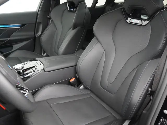 BMW M5 5-serie Touring 2025 Hybride Benzine 4