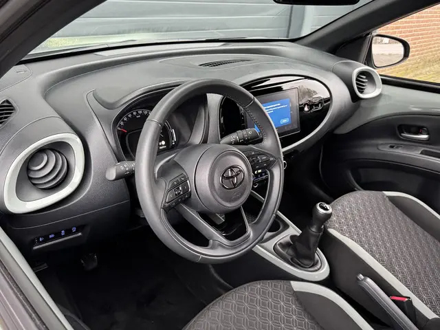 Toyota Aygo X 1.0 VVT-I MT PULSE 2024 Benzine 4