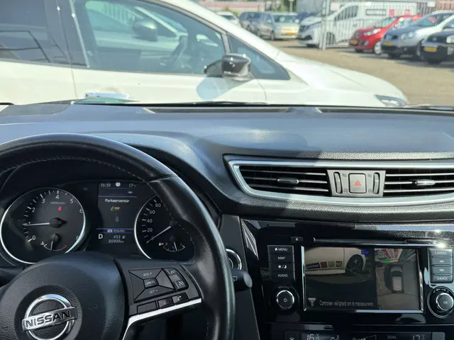 Nissan QASHQAI 1.3 DIG-T N-Connecta 2020 Benzine 35