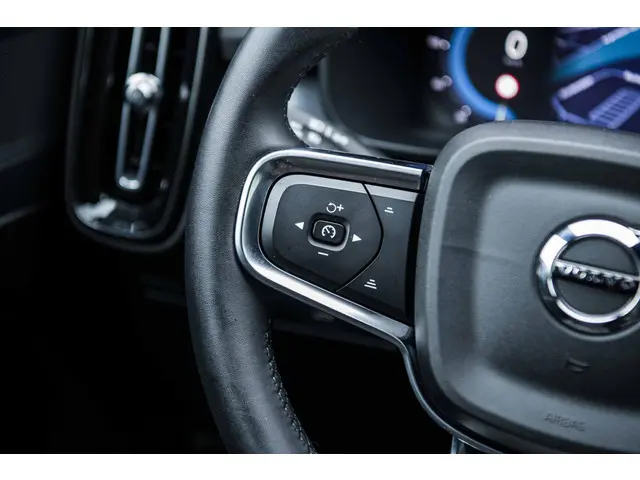 Volvo XC40 2.0 B4 Core 2024 Benzine 24