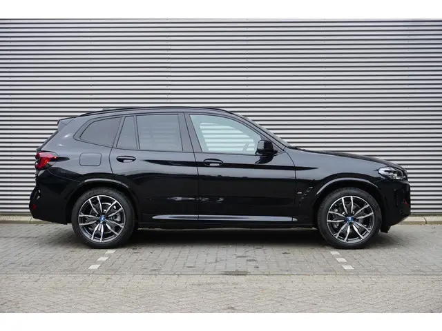 BMW X3 xDrive30e 2023 Hybride Benzine 4