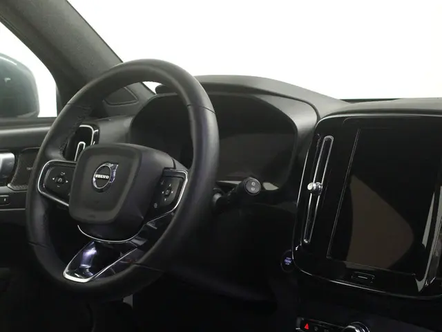 Volvo XC40 2.0 B3 Plus Bright 2022 Hybride Benzine 13