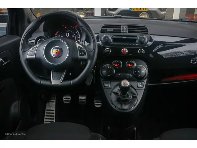 Fiat 500 1.4 T-Jet Abarth Custom 2015 Benzine 27