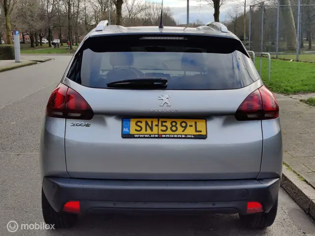 Peugeot 2008 1.2 PureTech Blue Lion 2018 Benzine 5
