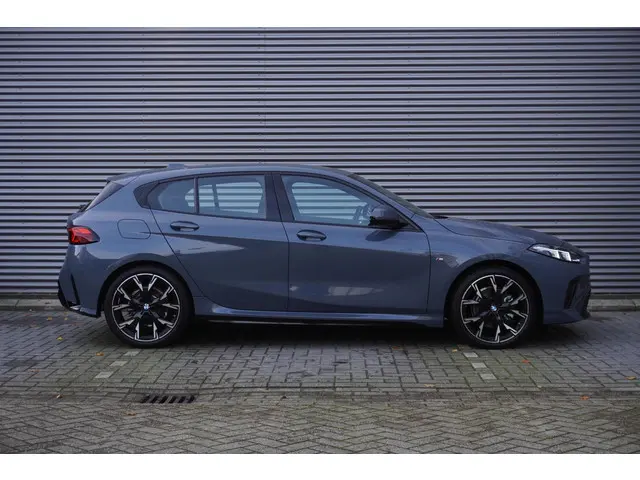 BMW 1 Serie 120 2024 Benzine 4
