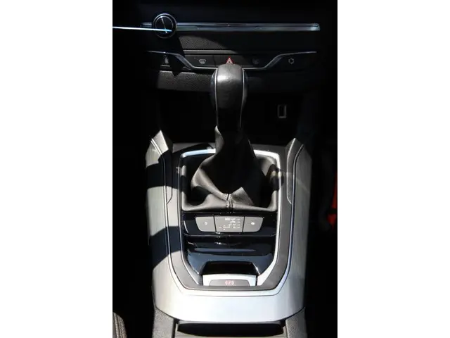 Peugeot 308 1.2 PureTech Allure 2018 Benzine 13