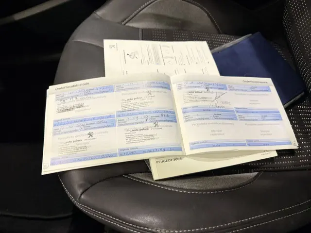 Peugeot 2008 1.2 PureTech Allure Automaat 2014 Benzine 23