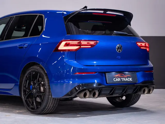 Volkswagen Golf 2.0 TSI R 4Motion 2024 Benzine 9