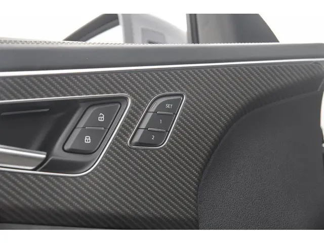 Audi RSQ8 4.0 TFSI quattro 2021 Benzine 28