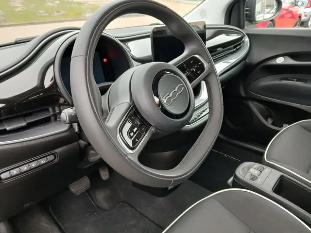 Fiat 500 42 kWh 2023 Elektrisch 14