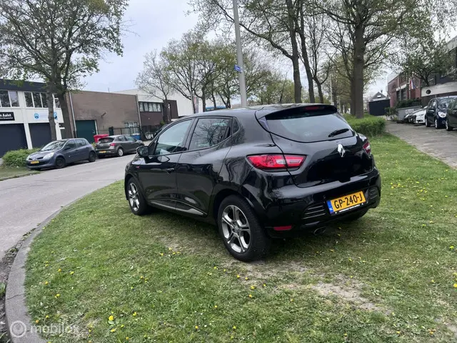 Renault Clio 0.9 TCe Authentique 2015 Benzine 10