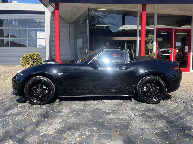 Mazda MX-5 2