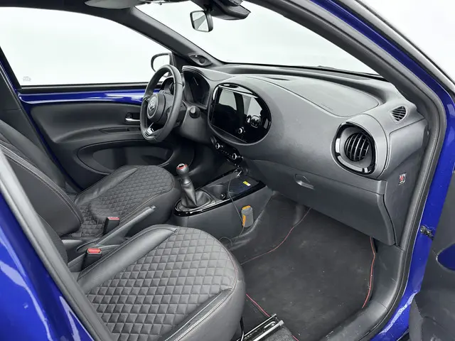 Toyota Aygo X 1.0 VVT-i MT Premium 2024 Benzine 13