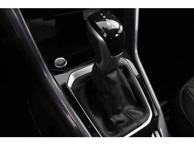 Volkswagen T-Roc 1.5 TSI 150pk DSG Style 2023 Benzine 16