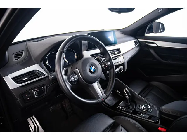 BMW X2 sDrive20i High Executive Edition 2020 Benzine 32