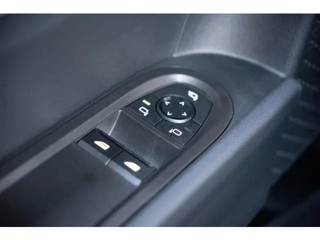 MINI 3-Deurs Cooper C 2024 Benzine 30