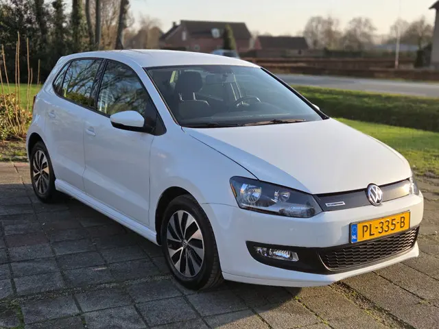 Volkswagen Polo 1.0 BlueMotion 5DRS/NAP/AIRCO 2017 Benzine 3