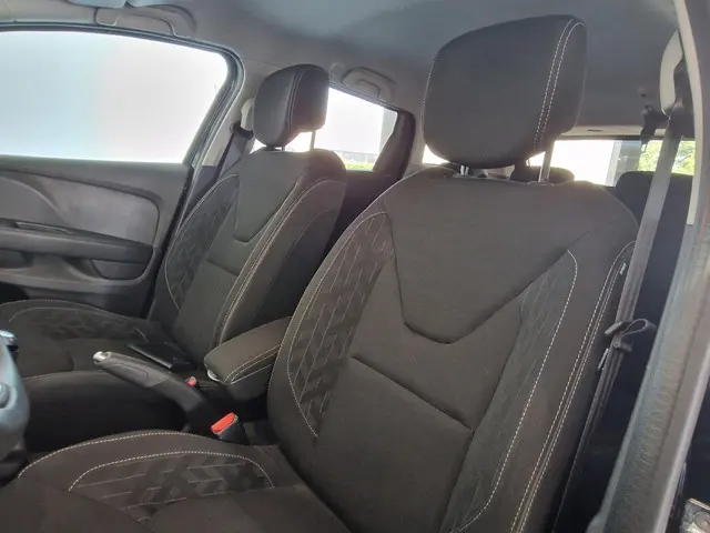 Renault Clio Estate 0.9 TCe Limited 2018 Benzine 7