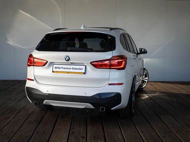 BMW X1 xDrive20i 2019 Benzine 2