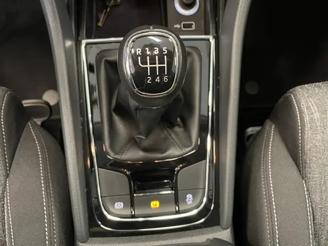 Škoda Karoq 1.0 TSI Style 2020 Benzine 36