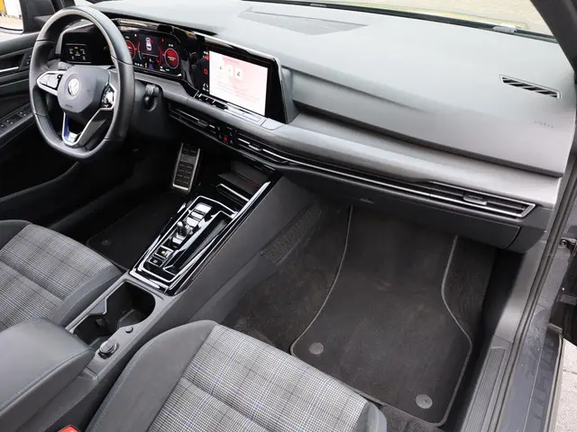 Volkswagen Golf GTE 2022 Hybride Benzine 7