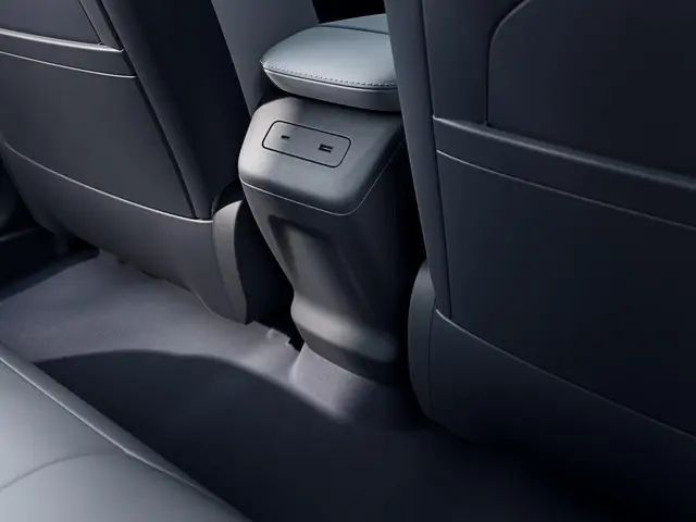 Lynk & Co 02 More 2025 Elektrisch 11