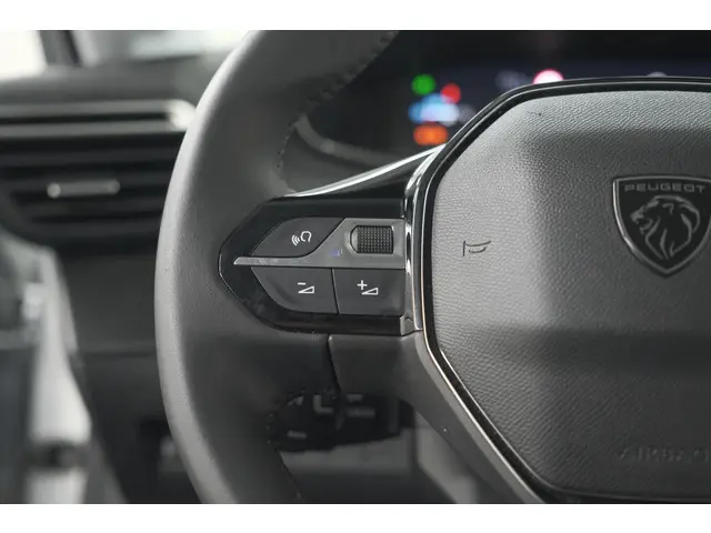 Peugeot 208 PureTech 100 Allure 2024 Benzine 35