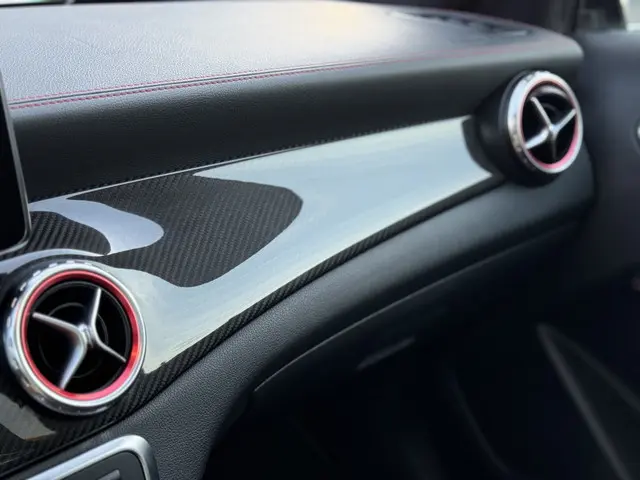 Mercedes-Benz GLA AMG 45 4MATIC 2014 Benzine 25