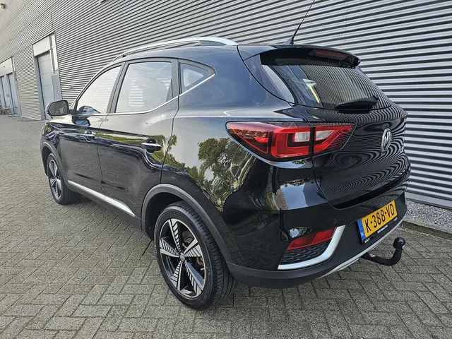 MG ZS EV 3