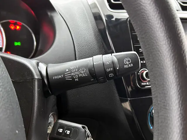 Mitsubishi Space Star 1.2 Connect+ 2023 Benzine 10