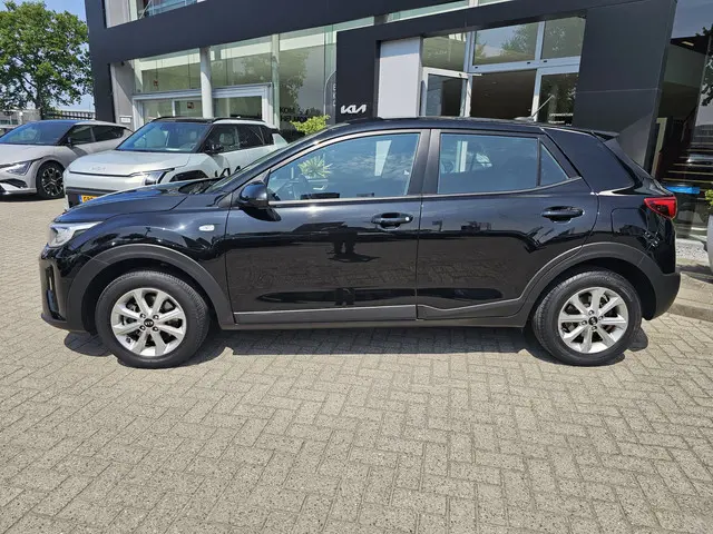 Kia Stonic 1.2 MPi ComfortPlusLine Navigator 2018 Benzine 2