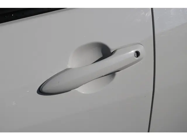 Toyota Yaris 1.5 Hybrid Dynamic 2023 Hybride Benzine 10