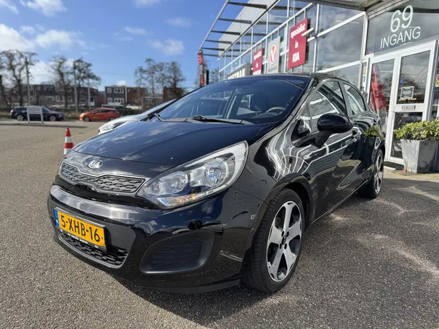 Kia Rio 1.2 CVVT ComfortLine 2014 Benzine 3