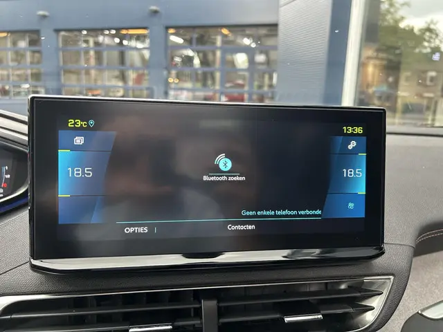 Peugeot 3008 1.6 HYbrid 225 GT 2023 Hybride Benzine 12