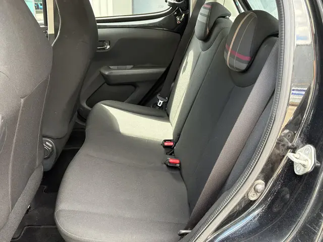 Peugeot 108 1.2 VTi Allure 2014 Benzine 12