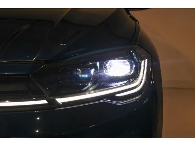 Volkswagen Polo 1.0 TSI Business PANO | IQ 2024 Benzine 8