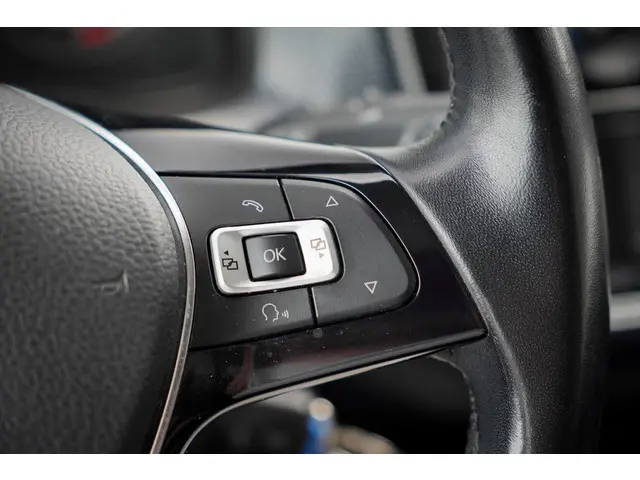 Volkswagen up! 1.0 BMT move up! 2018 Benzine 26
