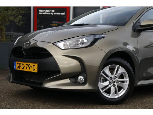 Toyota Yaris 1.5 Hybrid 115 Active 2024 Hybride Benzine 2