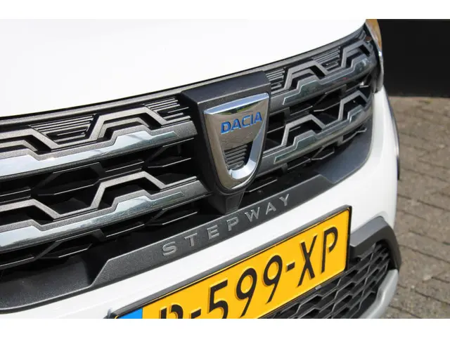Dacia Sandero Stepway TCe 90 Essential 2022 Benzine 8