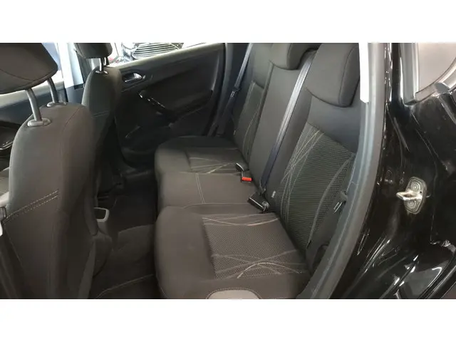 Peugeot 208 1.2 PureTech Blue Lease 2015 Benzine 18