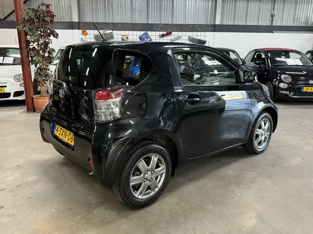 Toyota iQ 3