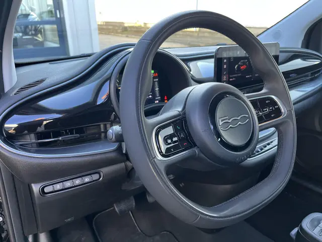 Fiat 500 42 kWh 2023 Elektrisch 35